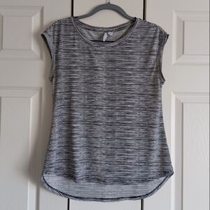 3 For $15 / ELLE Striped Black and White Women's XS Printed Crepe Top. Business